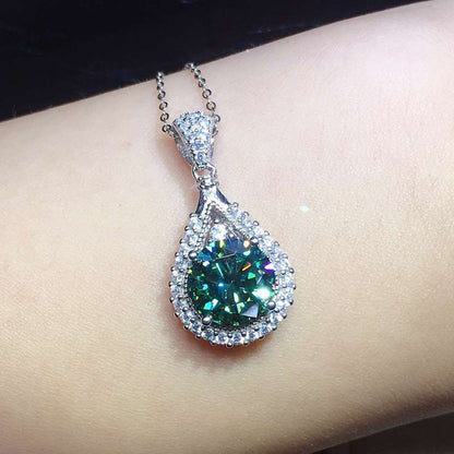 Alindra Voselle Necklace | White Gold 16k