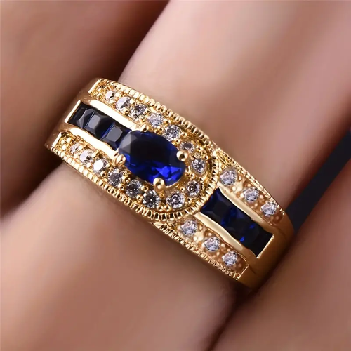 Vintage Blue Sparkling Gold Ring